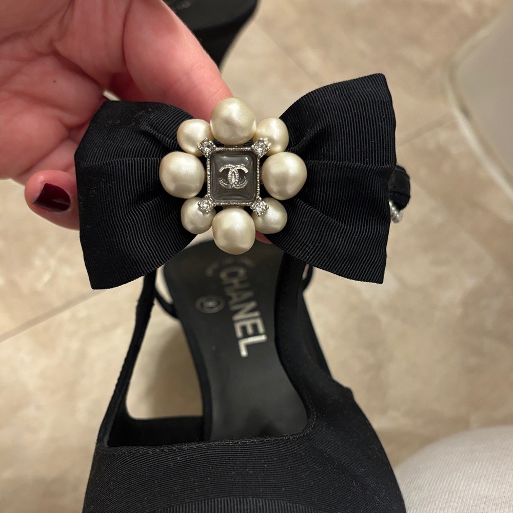 CHANEL Black Bow Heels with Pearl Cluster Accent - Picture 7 of 9